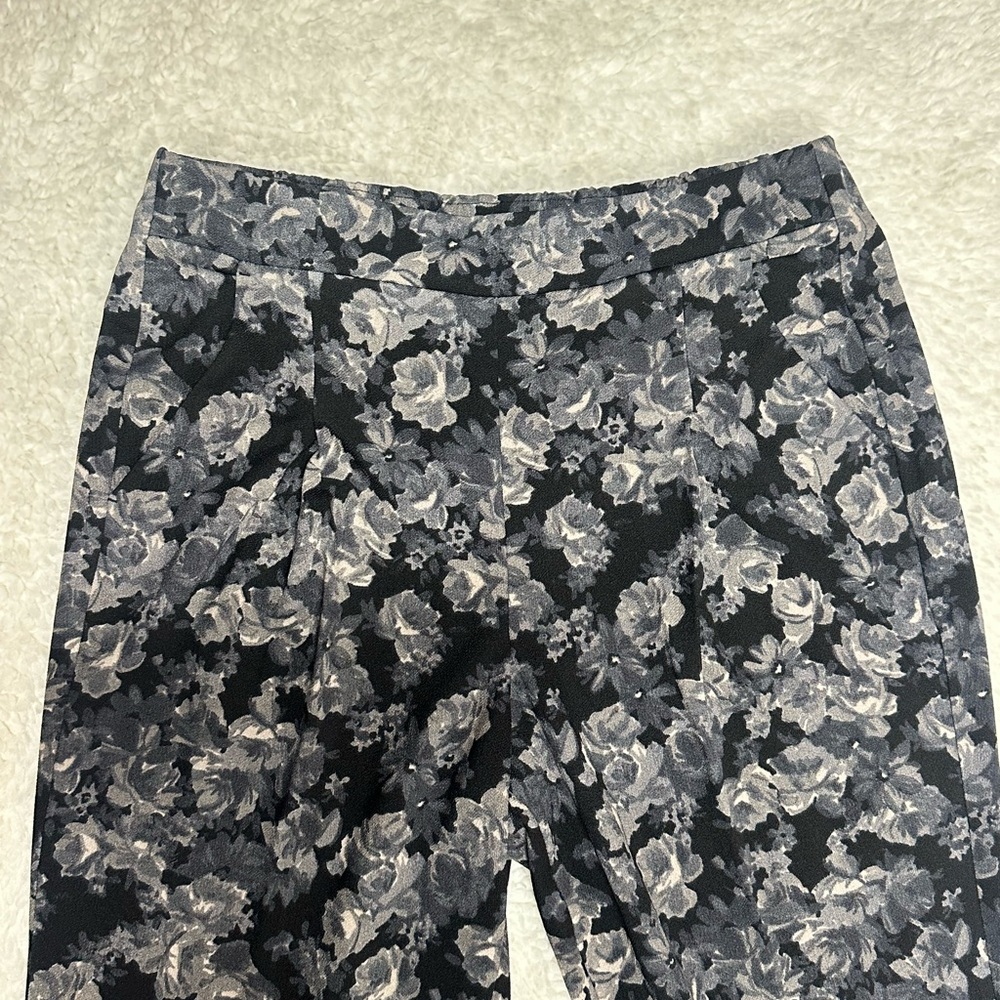Isaac Mizrahi Black and Gray Straight Leg Pants with Floral Design